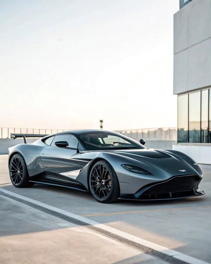 Aston Martin Valhalla