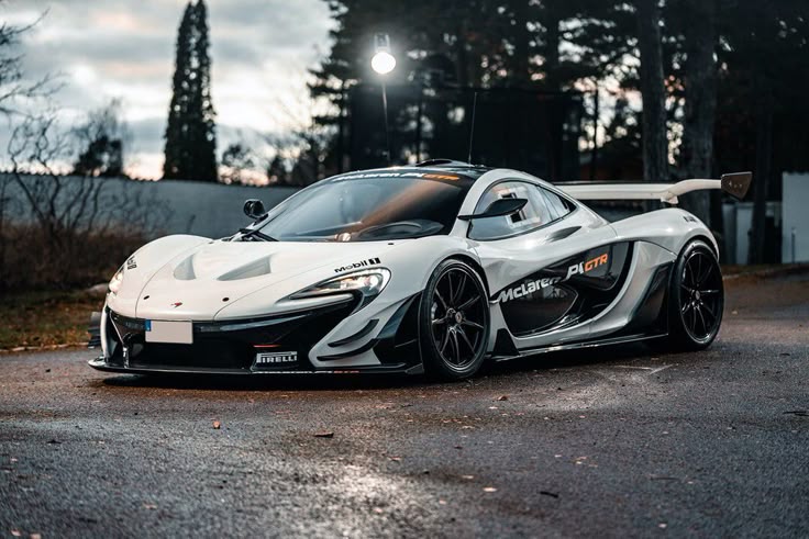 McLaren P1